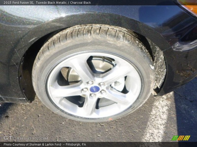 Tuxedo Black Metallic / Charcoal Black 2015 Ford Fusion SE