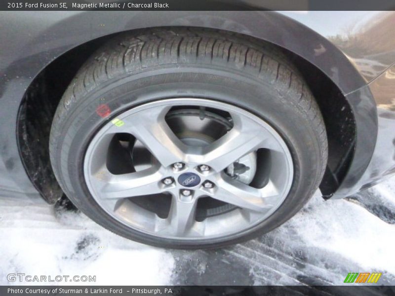 Magnetic Metallic / Charcoal Black 2015 Ford Fusion SE