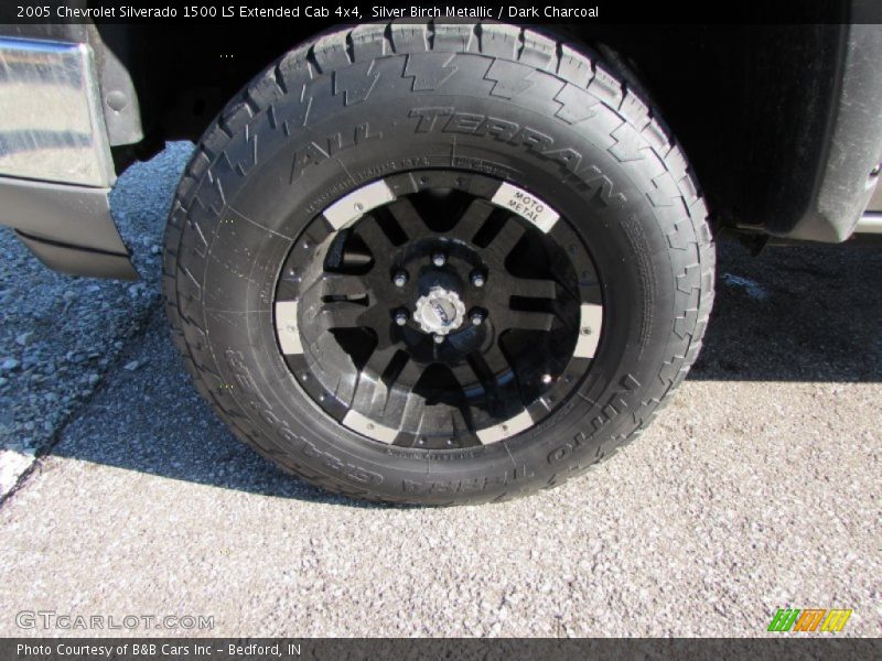 Silver Birch Metallic / Dark Charcoal 2005 Chevrolet Silverado 1500 LS Extended Cab 4x4