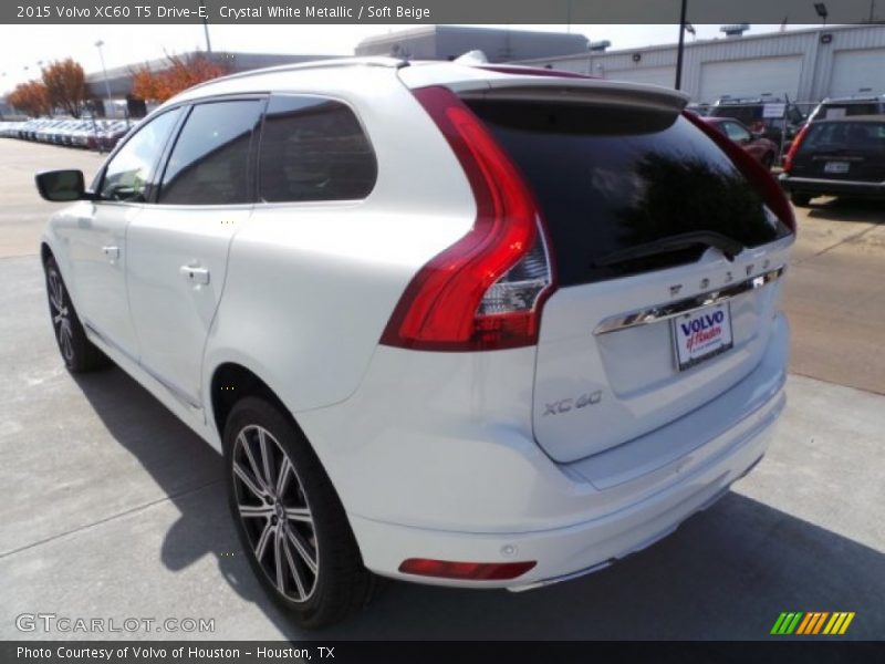 Crystal White Metallic / Soft Beige 2015 Volvo XC60 T5 Drive-E