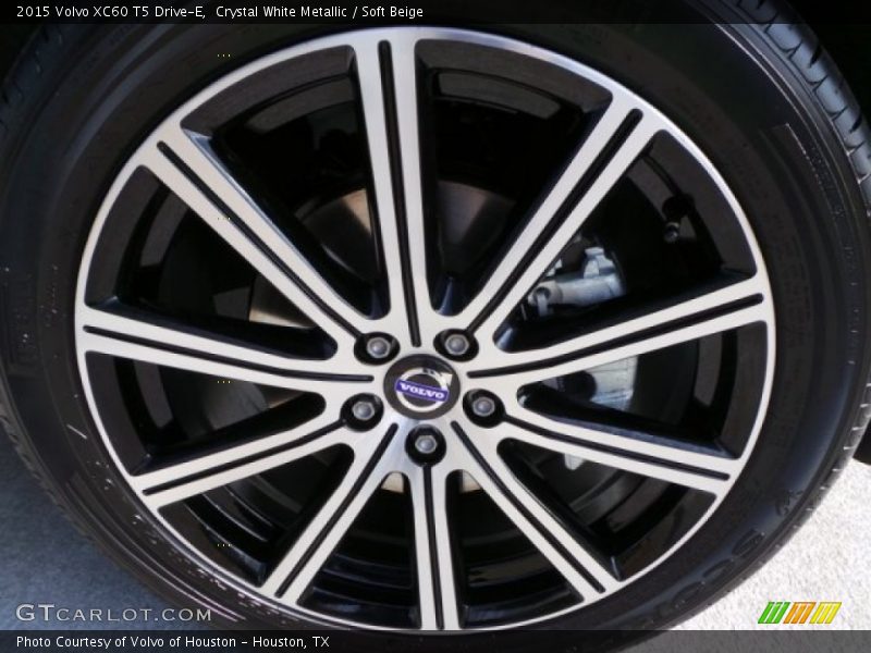 Crystal White Metallic / Soft Beige 2015 Volvo XC60 T5 Drive-E