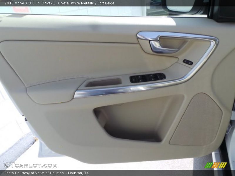 Crystal White Metallic / Soft Beige 2015 Volvo XC60 T5 Drive-E