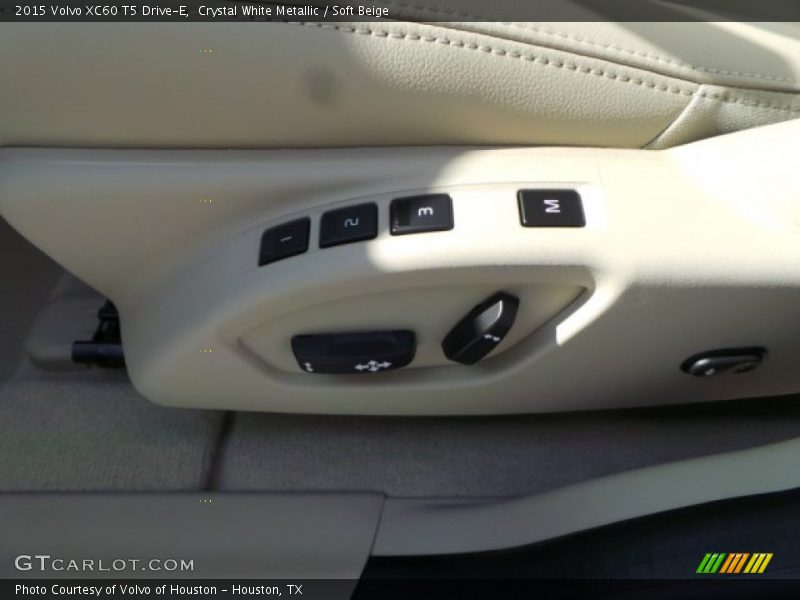 Crystal White Metallic / Soft Beige 2015 Volvo XC60 T5 Drive-E