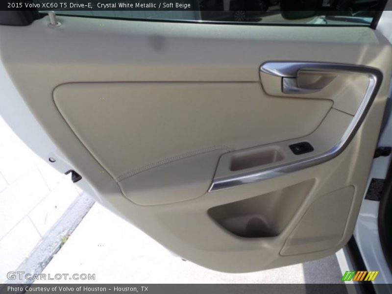 Crystal White Metallic / Soft Beige 2015 Volvo XC60 T5 Drive-E