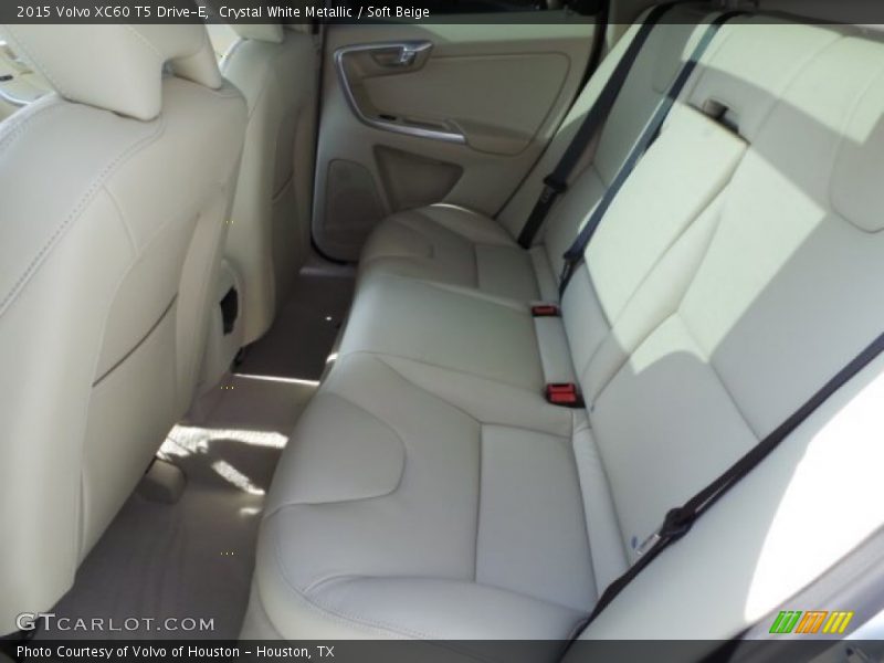 Crystal White Metallic / Soft Beige 2015 Volvo XC60 T5 Drive-E