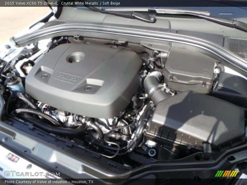 Crystal White Metallic / Soft Beige 2015 Volvo XC60 T5 Drive-E