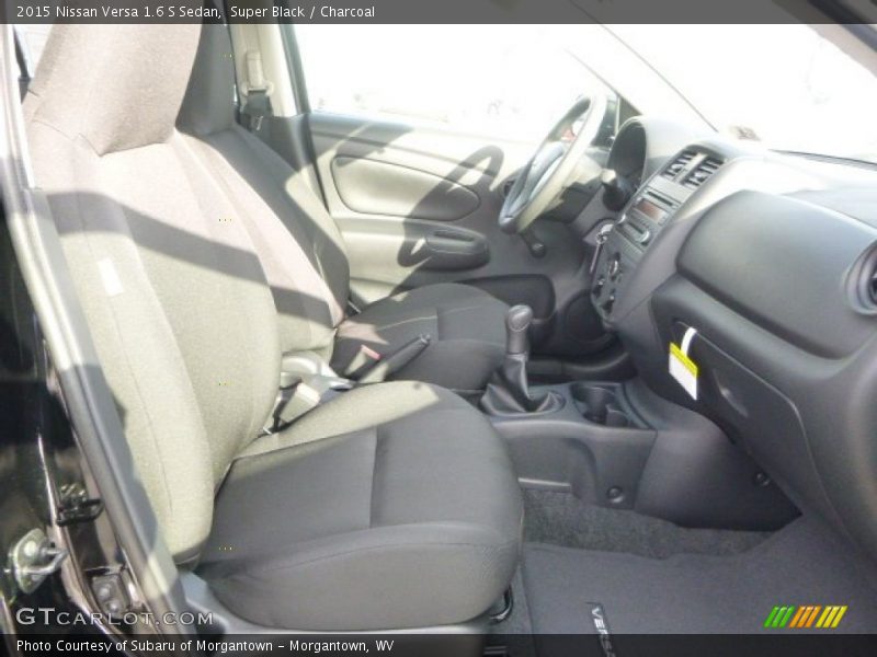 Super Black / Charcoal 2015 Nissan Versa 1.6 S Sedan
