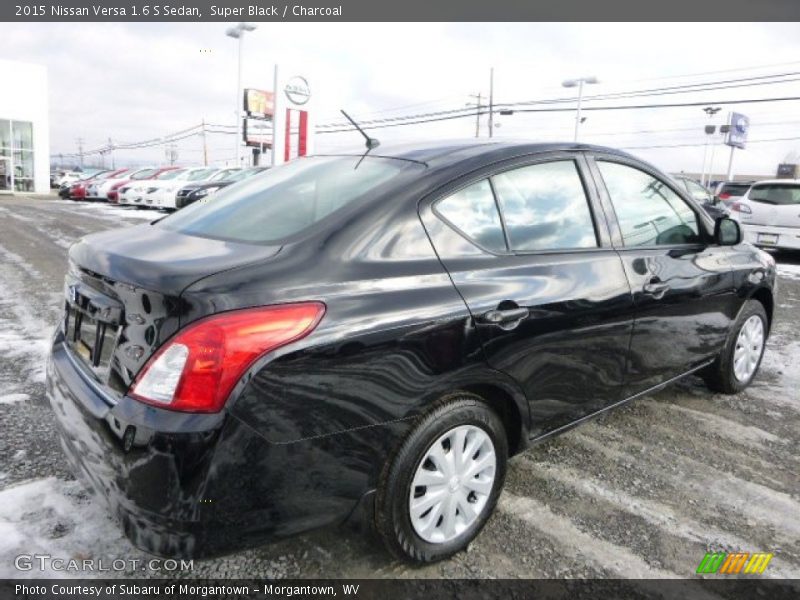 Super Black / Charcoal 2015 Nissan Versa 1.6 S Sedan