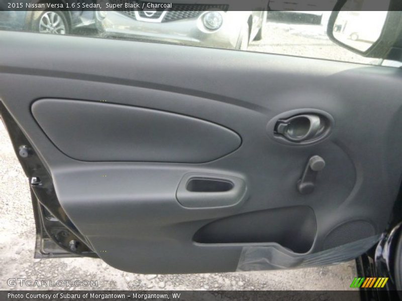Super Black / Charcoal 2015 Nissan Versa 1.6 S Sedan