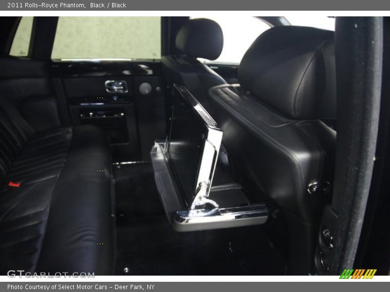 Black / Black 2011 Rolls-Royce Phantom