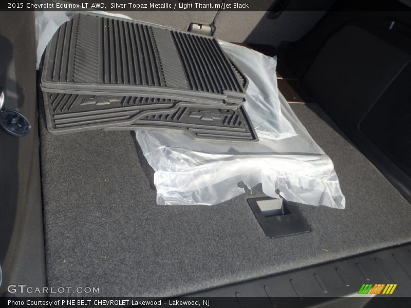 Silver Topaz Metallic / Light Titanium/Jet Black 2015 Chevrolet Equinox LT AWD