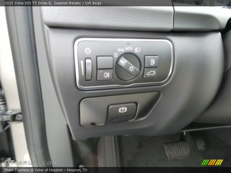 Seashell Metallic / Soft Beige 2015 Volvo S60 T5 Drive-E