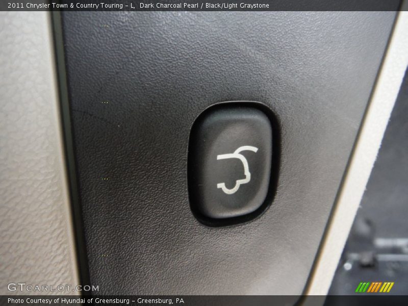 Dark Charcoal Pearl / Black/Light Graystone 2011 Chrysler Town & Country Touring - L