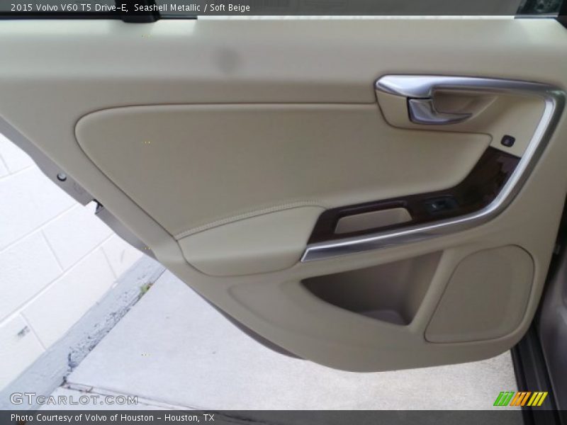 Seashell Metallic / Soft Beige 2015 Volvo V60 T5 Drive-E