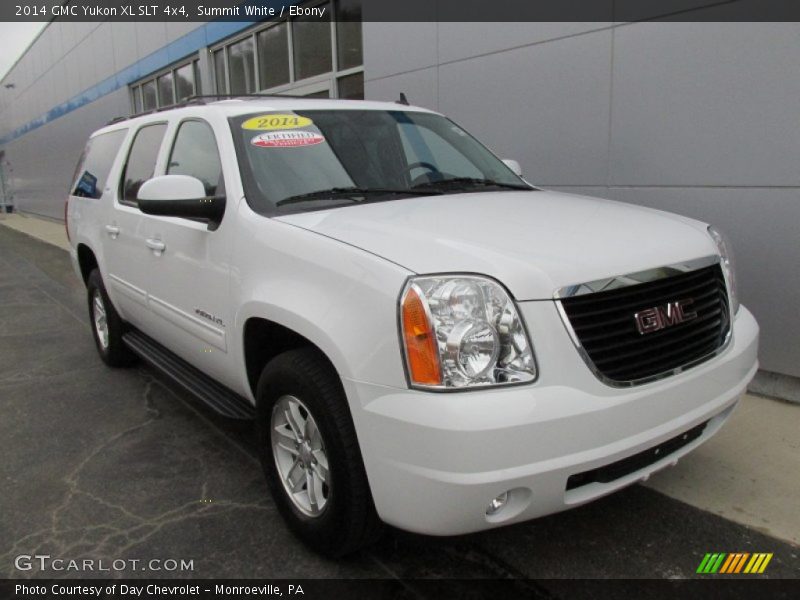 Front 3/4 View of 2014 Yukon XL SLT 4x4