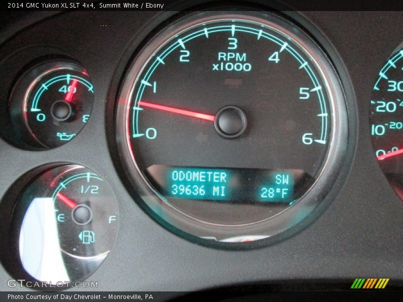 Summit White / Ebony 2014 GMC Yukon XL SLT 4x4