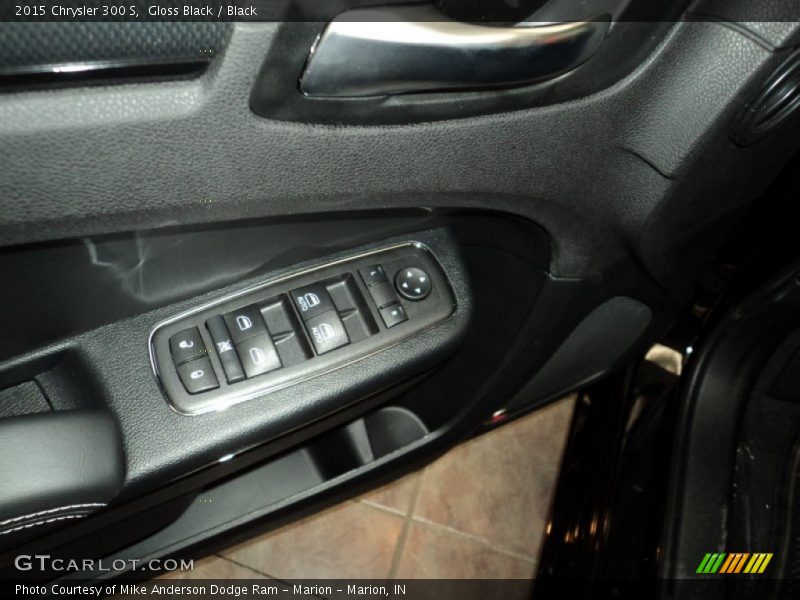 Gloss Black / Black 2015 Chrysler 300 S