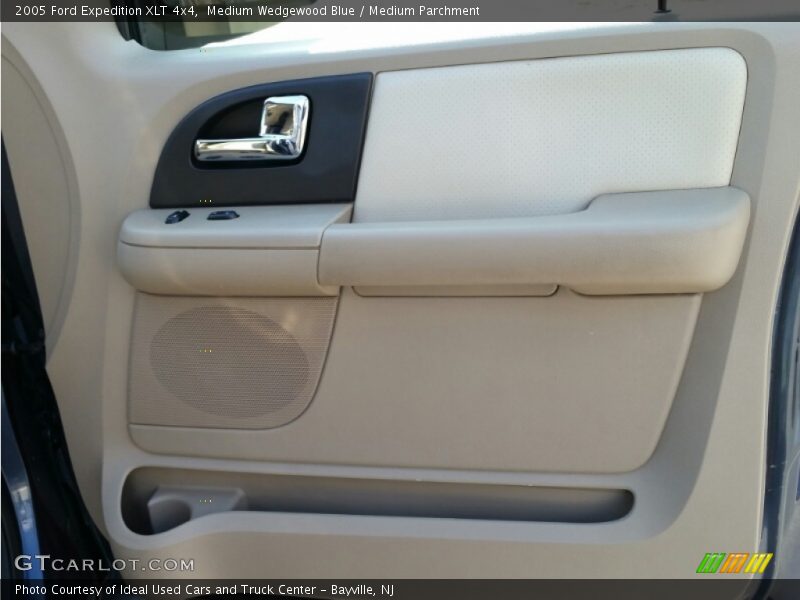 Medium Wedgewood Blue / Medium Parchment 2005 Ford Expedition XLT 4x4