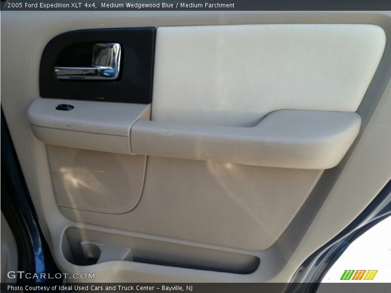 Medium Wedgewood Blue / Medium Parchment 2005 Ford Expedition XLT 4x4