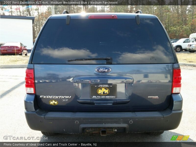 Medium Wedgewood Blue / Medium Parchment 2005 Ford Expedition XLT 4x4