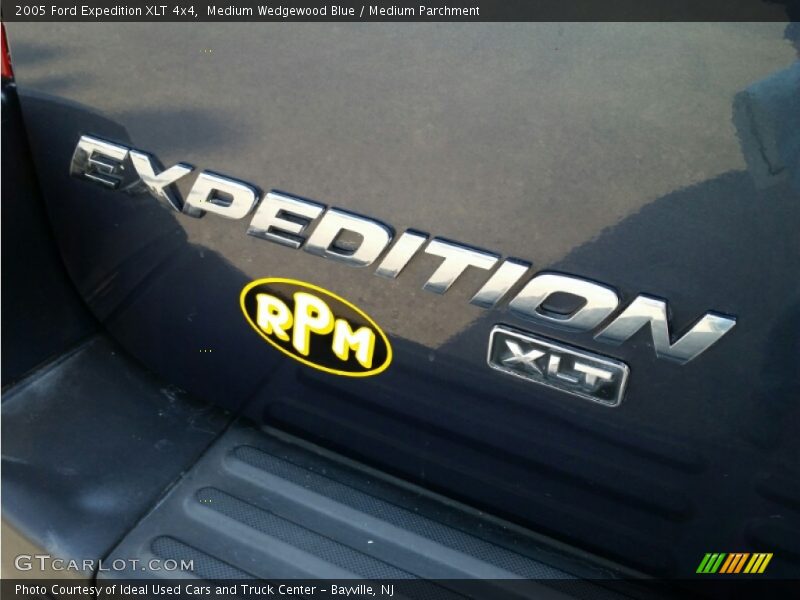 Medium Wedgewood Blue / Medium Parchment 2005 Ford Expedition XLT 4x4