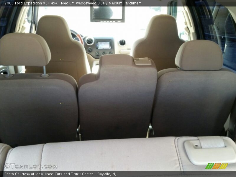 Medium Wedgewood Blue / Medium Parchment 2005 Ford Expedition XLT 4x4