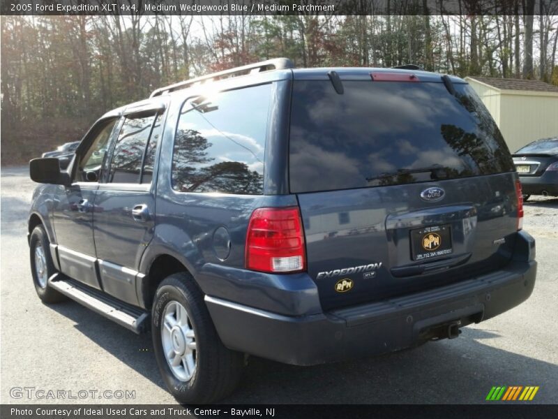 Medium Wedgewood Blue / Medium Parchment 2005 Ford Expedition XLT 4x4