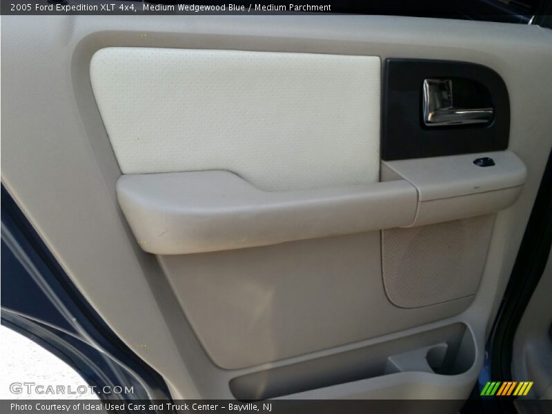 Medium Wedgewood Blue / Medium Parchment 2005 Ford Expedition XLT 4x4