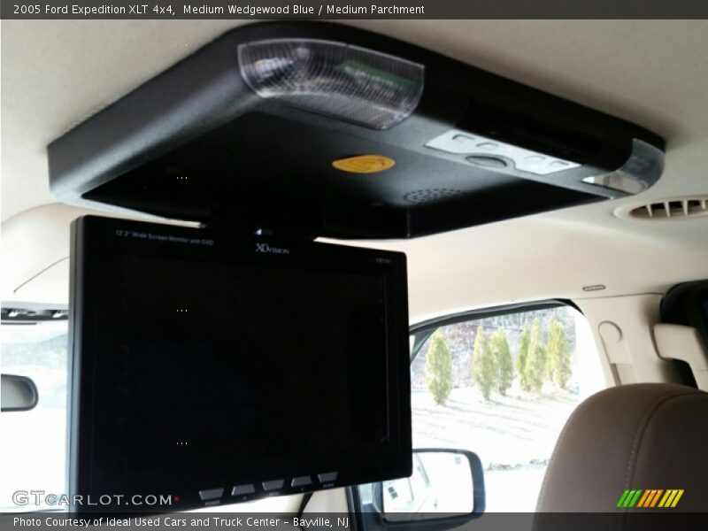 Medium Wedgewood Blue / Medium Parchment 2005 Ford Expedition XLT 4x4