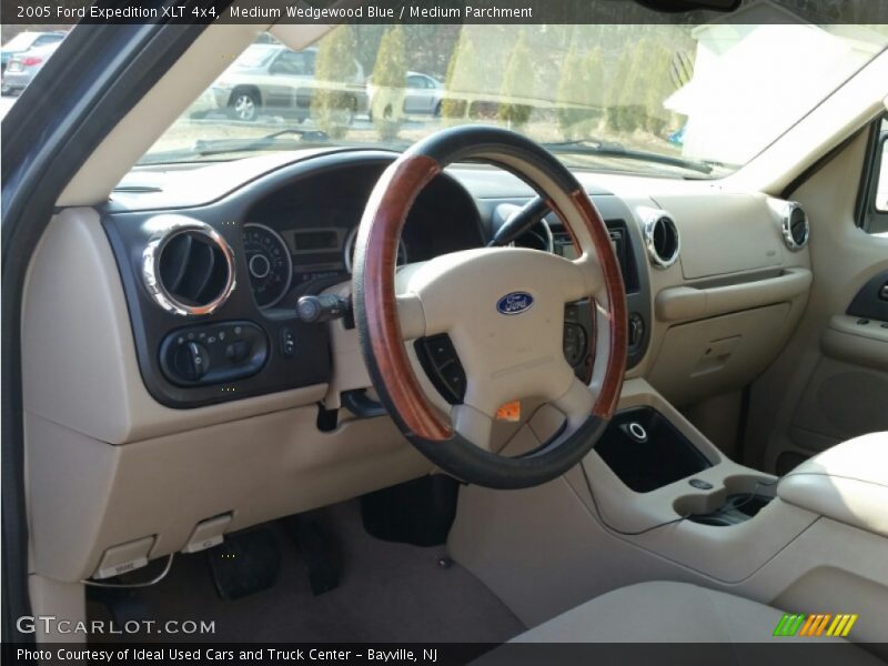 Medium Wedgewood Blue / Medium Parchment 2005 Ford Expedition XLT 4x4