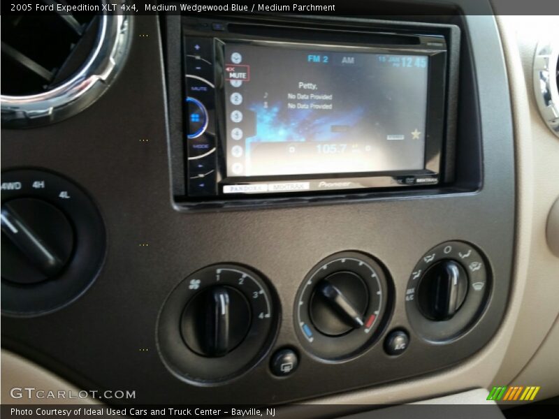 Medium Wedgewood Blue / Medium Parchment 2005 Ford Expedition XLT 4x4