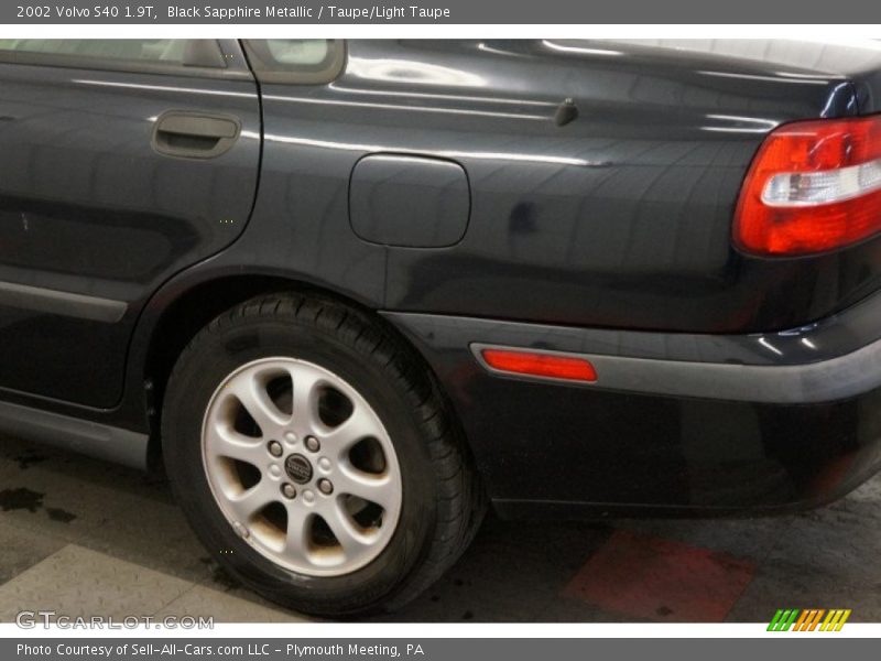 Black Sapphire Metallic / Taupe/Light Taupe 2002 Volvo S40 1.9T