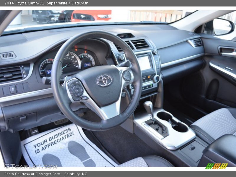 Super White / Black/Ash 2014 Toyota Camry SE