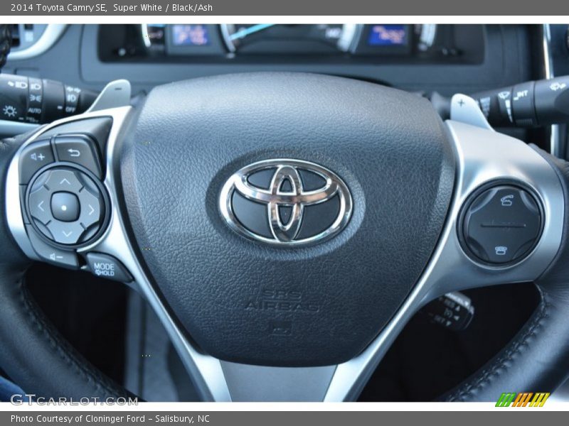 Super White / Black/Ash 2014 Toyota Camry SE