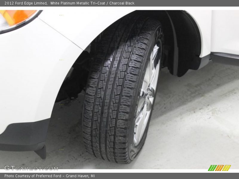 White Platinum Metallic Tri-Coat / Charcoal Black 2012 Ford Edge Limited
