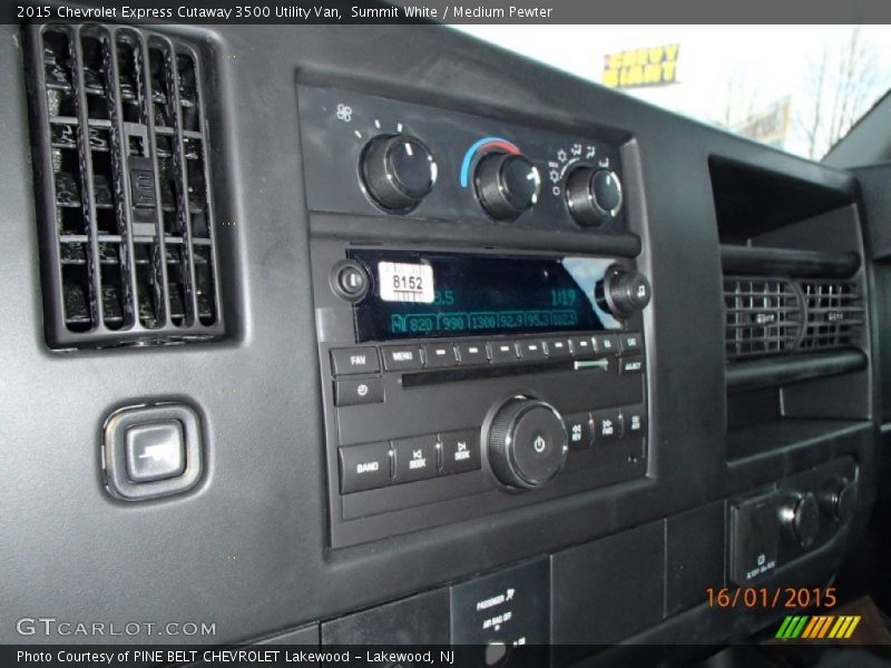 Summit White / Medium Pewter 2015 Chevrolet Express Cutaway 3500 Utility Van