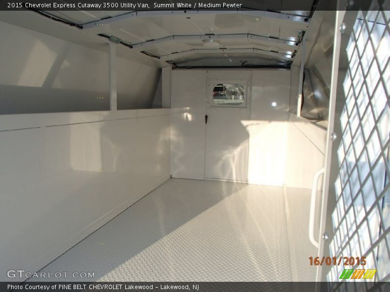 Summit White / Medium Pewter 2015 Chevrolet Express Cutaway 3500 Utility Van