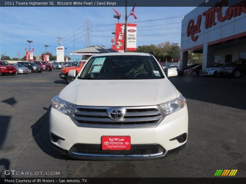 Blizzard White Pearl / Sand Beige 2011 Toyota Highlander SE
