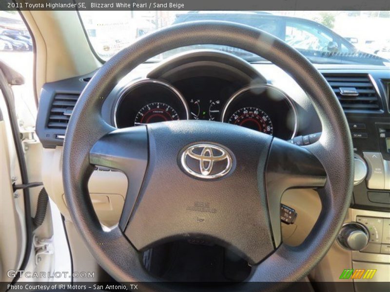 Blizzard White Pearl / Sand Beige 2011 Toyota Highlander SE