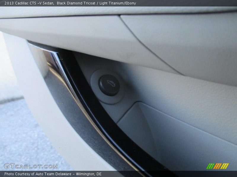 Black Diamond Tricoat / Light Titanium/Ebony 2013 Cadillac CTS -V Sedan