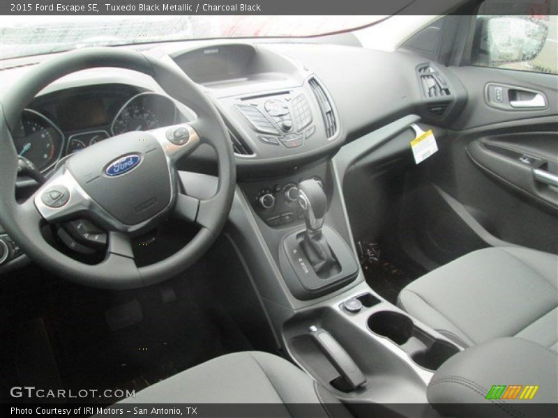 Tuxedo Black Metallic / Charcoal Black 2015 Ford Escape SE