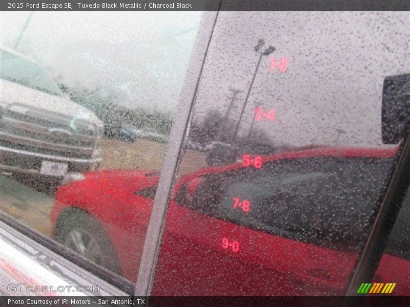 Tuxedo Black Metallic / Charcoal Black 2015 Ford Escape SE