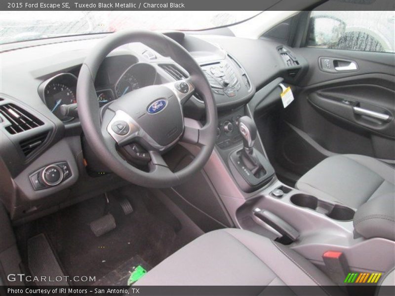 Tuxedo Black Metallic / Charcoal Black 2015 Ford Escape SE