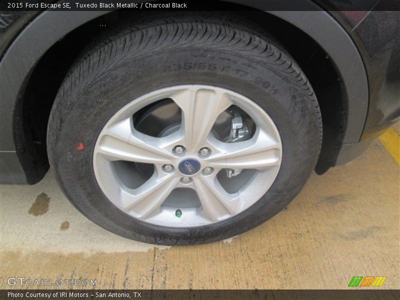 Tuxedo Black Metallic / Charcoal Black 2015 Ford Escape SE