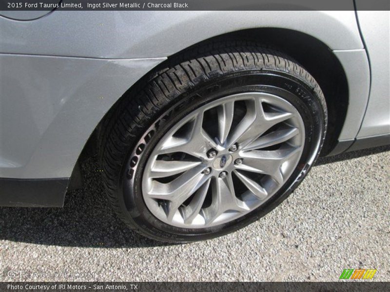 Ingot Silver Metallic / Charcoal Black 2015 Ford Taurus Limited