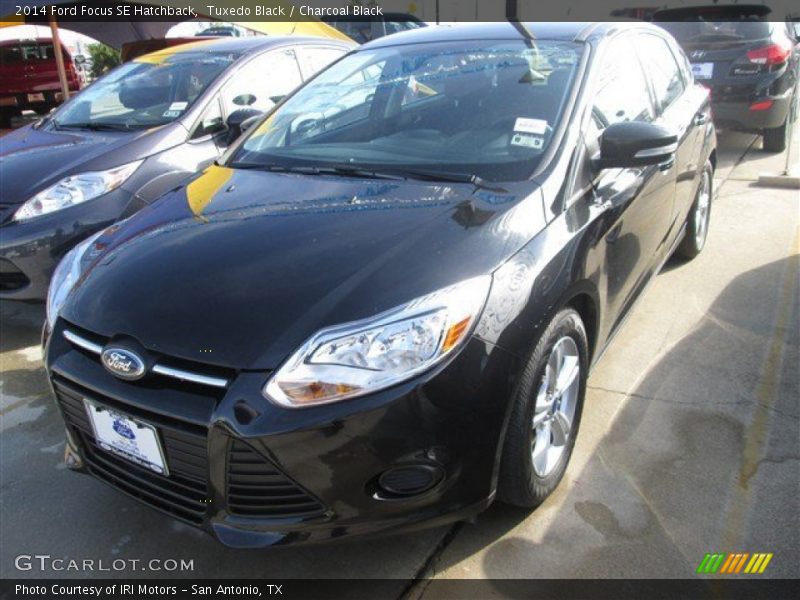 Tuxedo Black / Charcoal Black 2014 Ford Focus SE Hatchback