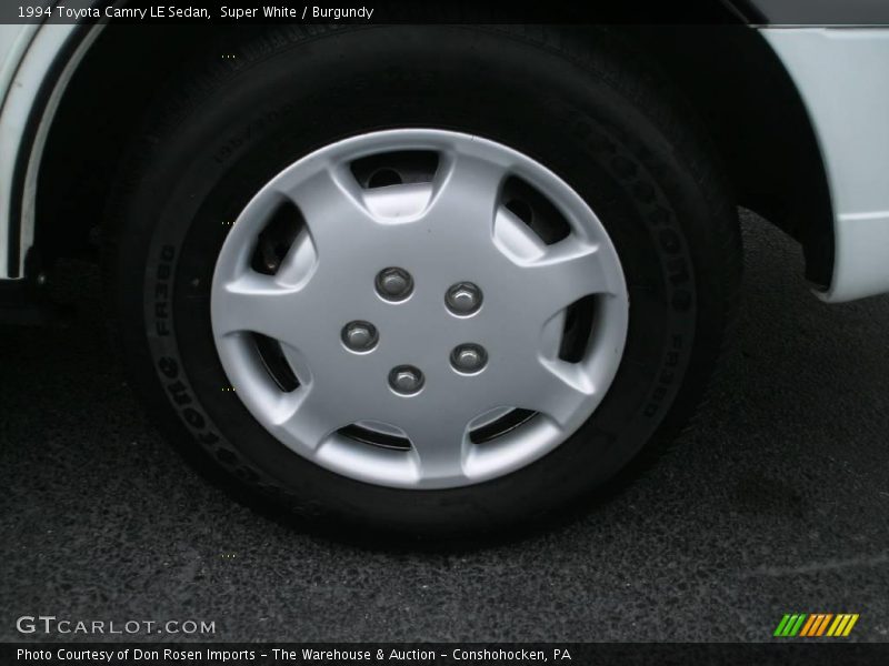 Super White / Burgundy 1994 Toyota Camry LE Sedan