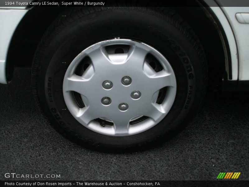 Super White / Burgundy 1994 Toyota Camry LE Sedan