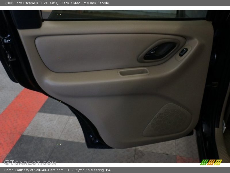 Black / Medium/Dark Pebble 2006 Ford Escape XLT V6 4WD