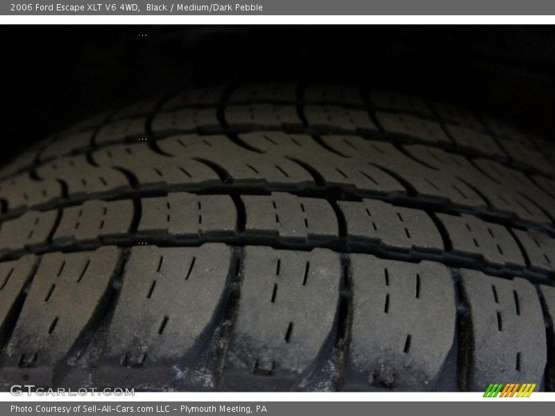 Black / Medium/Dark Pebble 2006 Ford Escape XLT V6 4WD
